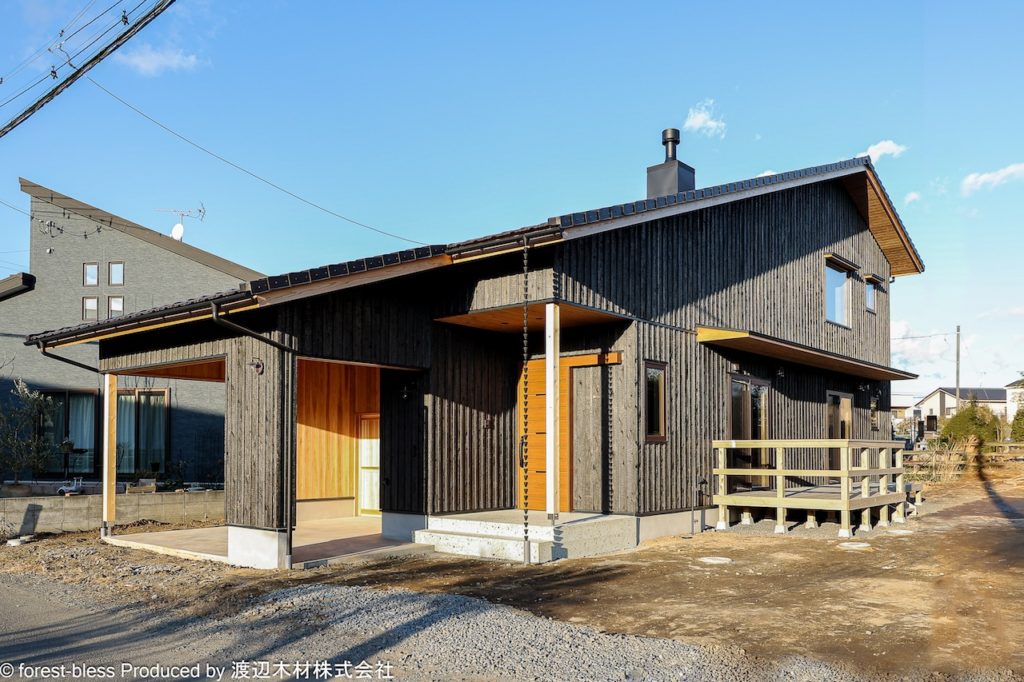 切妻屋根にデメリットはあるのか|寄棟・片流れ屋根との違い、施工事例など紹介 - 自然素材の家、国産材のオーガニック建築の工務店 | フォレストブレス